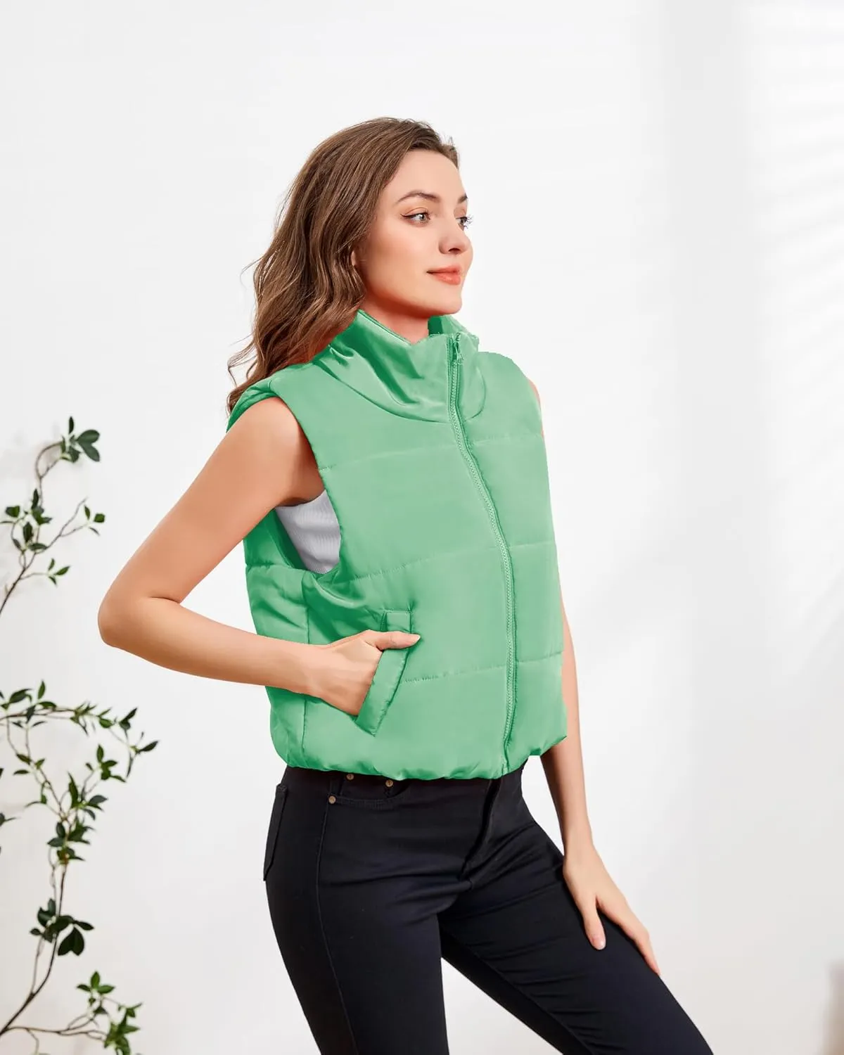 Blansdi Puffer Vest Women Sleeveless Winter Cropped Outerwear Warm Jacket Lightweight Fall Coat with Pockets
